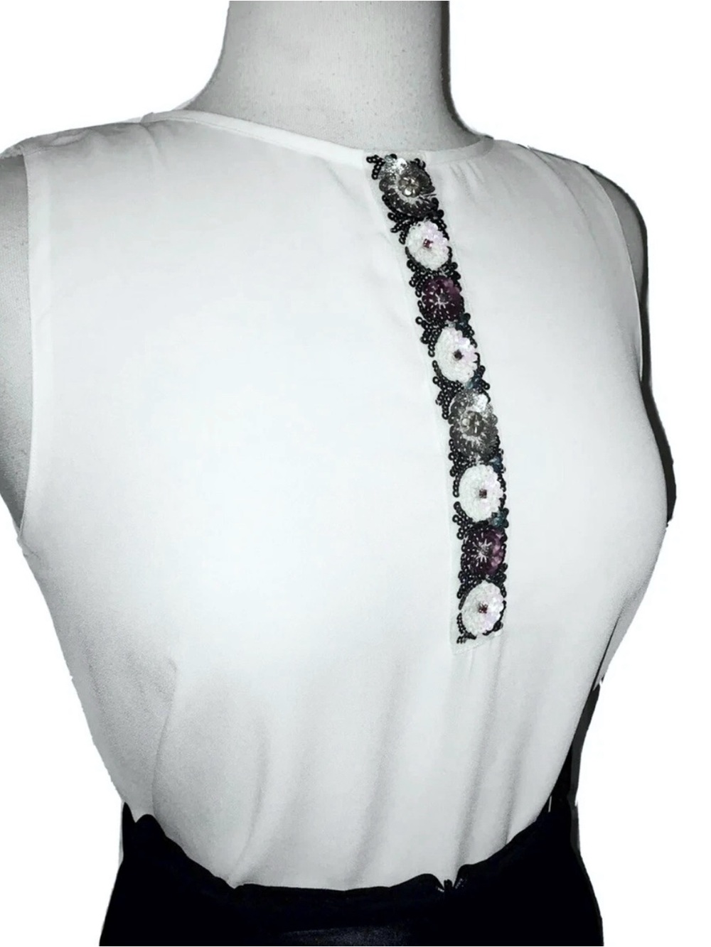 NWT Zara White Sleeveless Floral Green White Red Gold Sequin Top Blouse Small